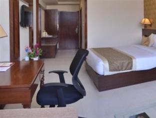Hotel Devashish Haldwāni Eksteriør billede